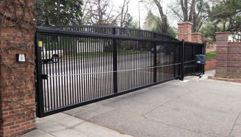 Residentail-Ornamental-Iron-Slide-Gate-with-Operator