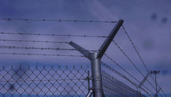 SBIRS-Fence-Project-7-Feb-11-Typical-barb-wire-at-corner-posts